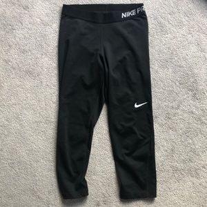 Nike pro dri-fit crop leggings